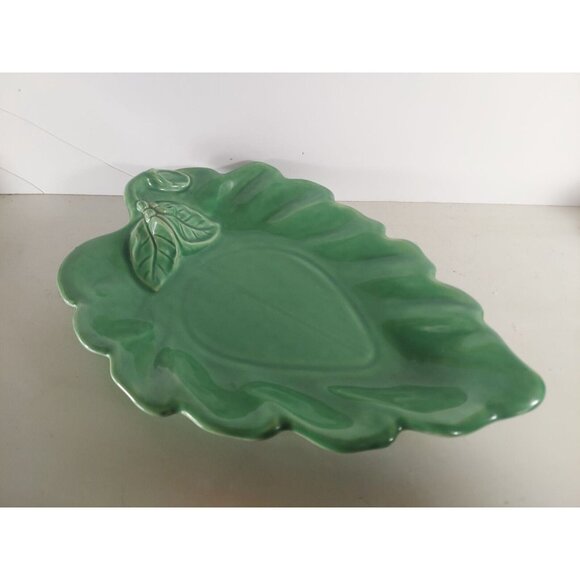 Pottery Guild Green Leaf Dish - Picture 1 of 3
